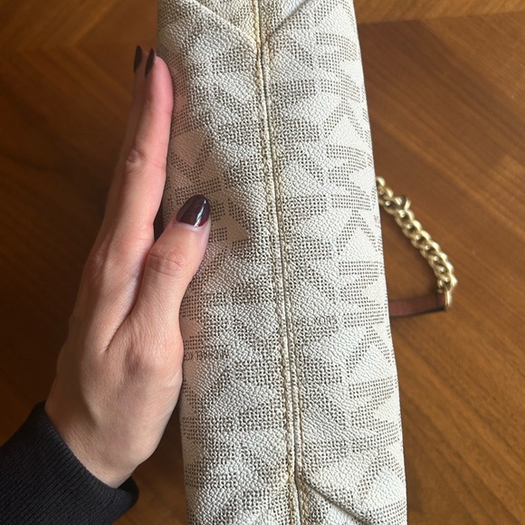 ‼️BF SALE!‼️Michael Kors Jet Set Signature Purse and Wallet Set - Picture 13 of 15